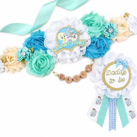 Looney Tunes Baby Shower Mommy to Be Sash and Daddy to Be Pin Set