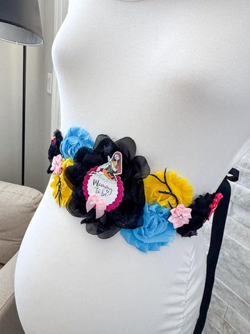 Spooky Baby Shower Sash – Mom to Be Maternity Sash with Matching Dad Pin, Gothic Halloween Party Accessory