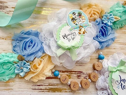 Looney Mom To Be Sash & Daddy To Be Pin – Blue & Mint Tunes Baby Boy Shower Decorations, Gender Reveal Party Accessories, Parents To Be Keepsake