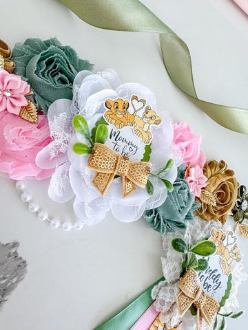 Safari Baby Shower Sash – Lion Mom to Be Maternity Sash with Matching Dad Pin, Jungle Theme Party Accessory