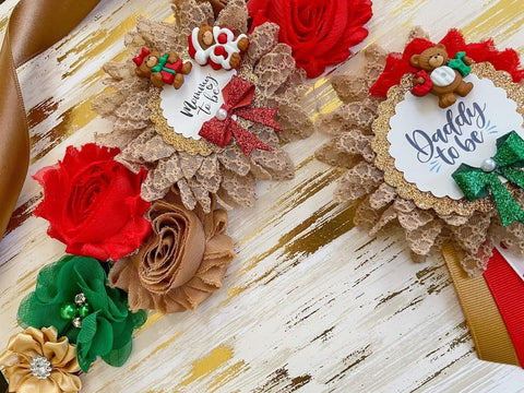 Christmas Teddy Bear Baby Shower Sash Set – Mommy & Daddy To Be Holiday Ribbons with Festive Teddy Bear Theme & Pins