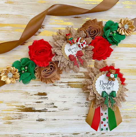 Christmas Teddy Bear Baby Shower Sash Set – Mommy & Daddy To Be Holiday Ribbons with Festive Teddy Bear Theme & Pins