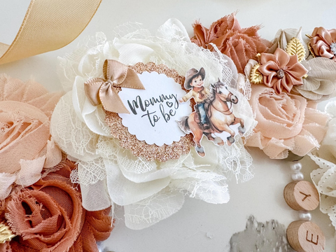 Rustic Western Mommy & Daddy to Be Badge Set – Cowboy Baby Shower Decorations with Horse Theme – Neutral Floral Ribbons with Gold Accents – Gender Reveal Party Keepsake for Parents